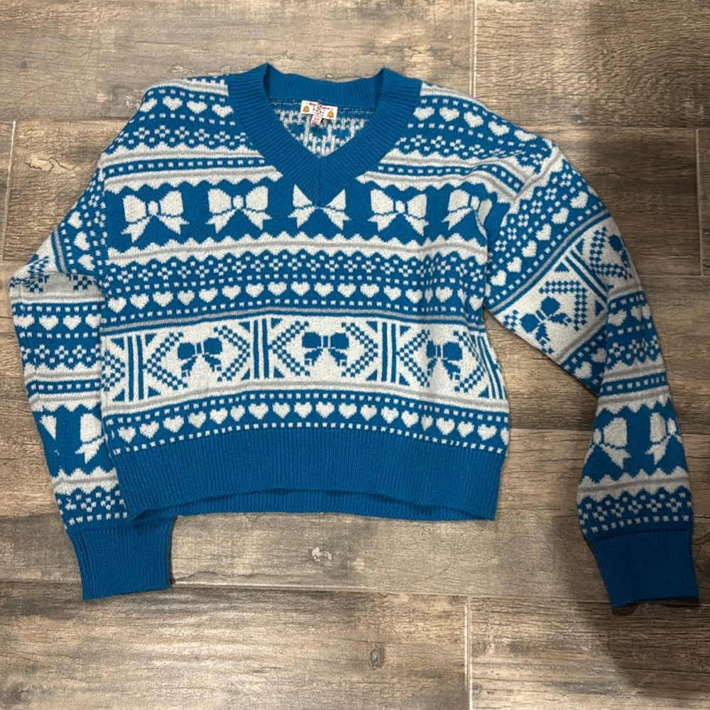 Vintage-Inspired Blue & White Fair Isle V-Neck Sweater